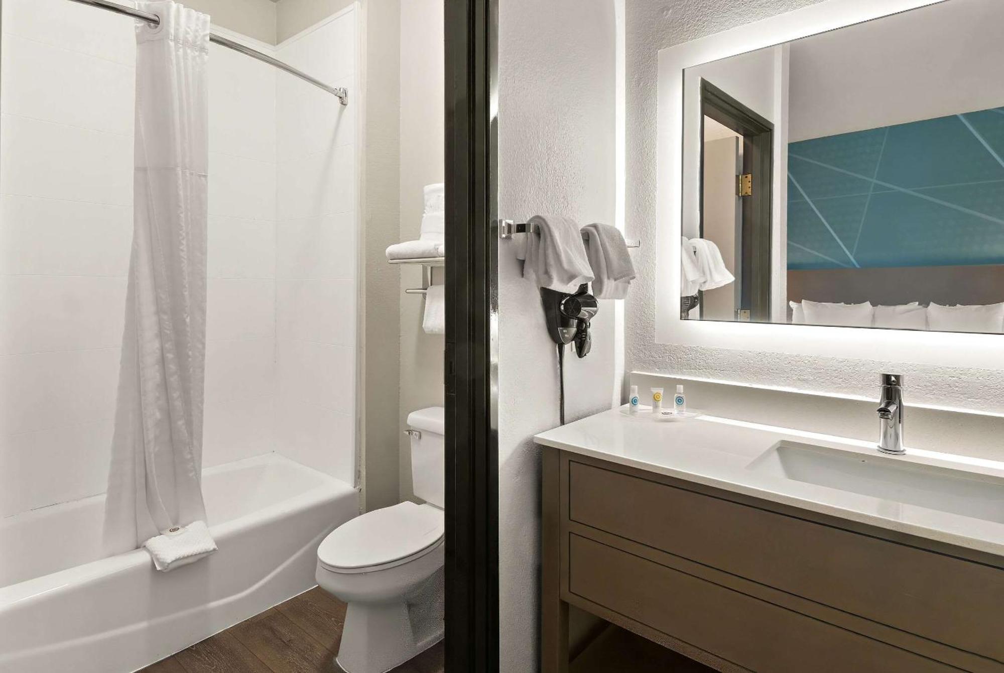 Comfort Suites Fort Worth North Fossil Creek Екстериор снимка