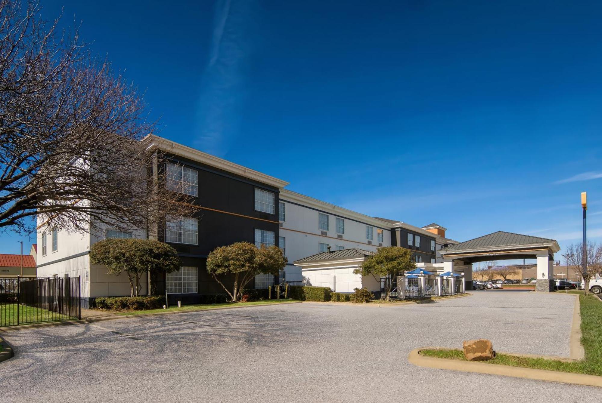 Comfort Suites Fort Worth North Fossil Creek Екстериор снимка